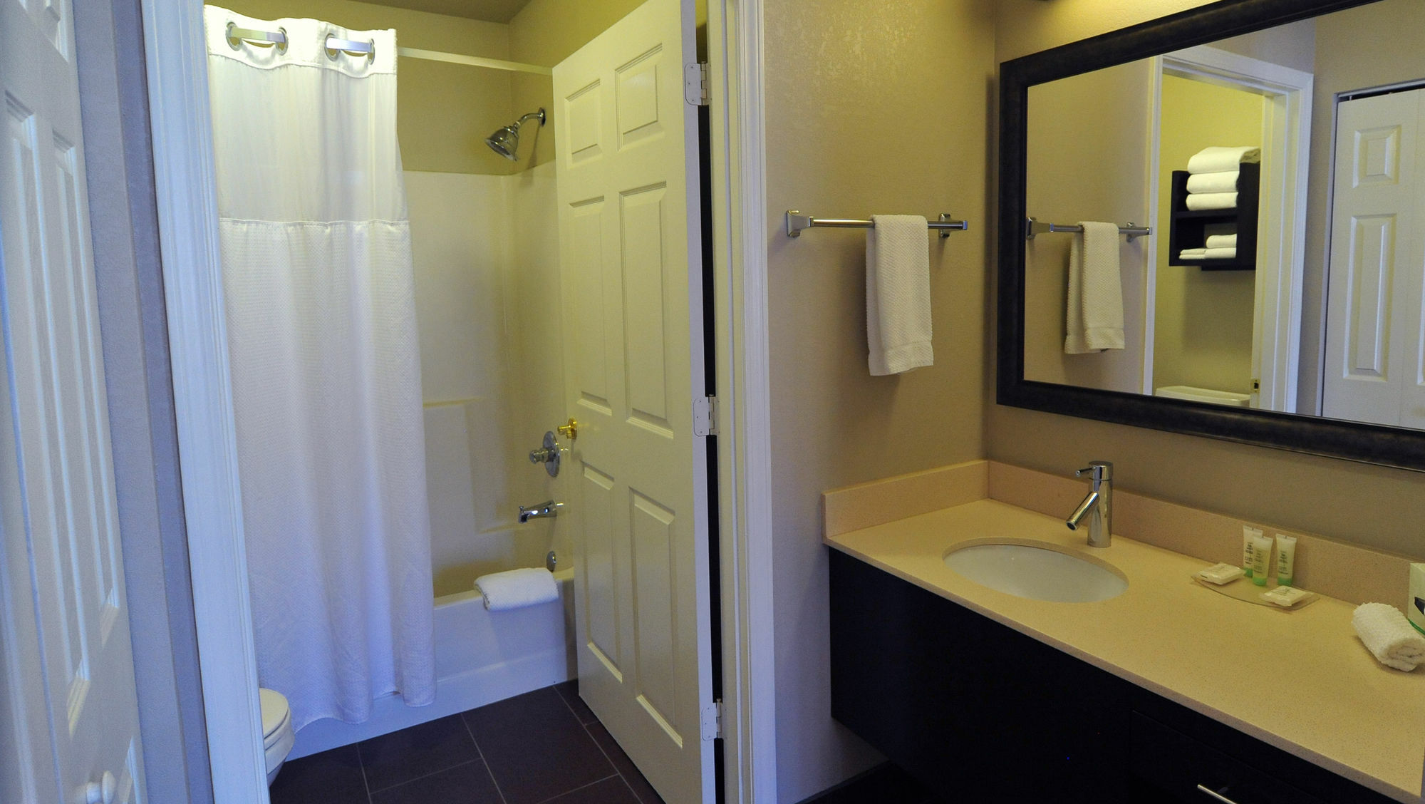 Staybridge Chicago-oakbrook Terrace By Ihg Hotel 3*